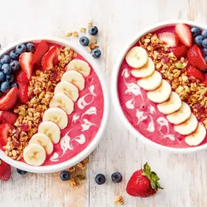 kalorienarmes Frühstück Ideen welche Toppings für Smoothie Bowl