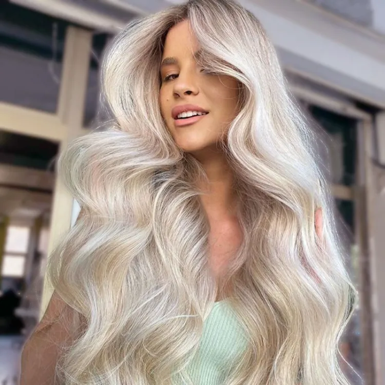 Barbie Blonde Frisurentrend blonde Haarfarben Frühjahr 2023