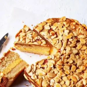 Bienenstich Kuchen aus Omas Zeiten zubereiten