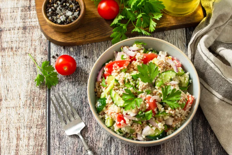 Couscous Salat Rezept kalorienarm gesunde Rezepte Mittagessen fürs Büro