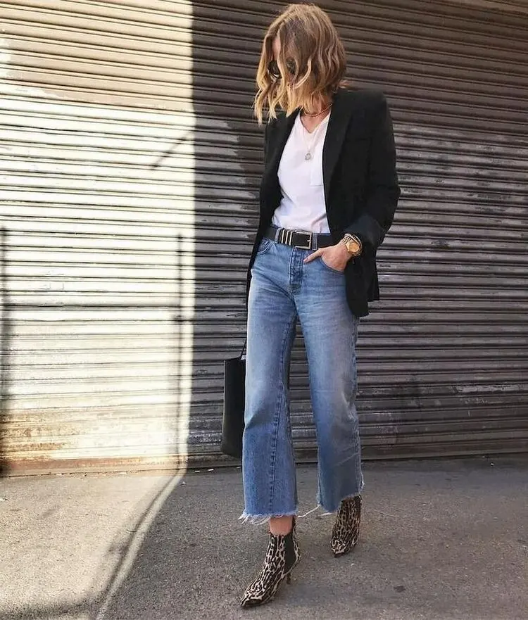Flared Jeans für Damen - Mit welchen Schuhen und Accessoires können Sie kombinieren