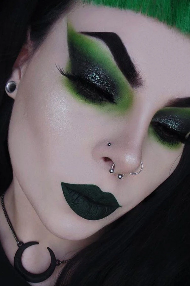 Grünes Gothic Make-up zum Nachmachen