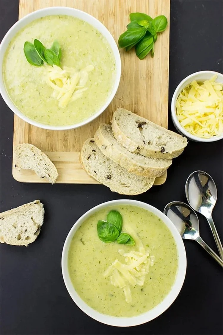 Holen Sie das Beste aus Ihrem Gemüse heraus mit dieser Brokkoli Blumenkohl Suppe