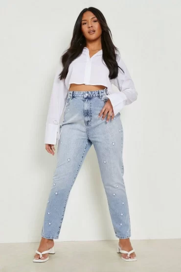 Kaschieren Sie den Bauch mit diesen bestickten Boyfriend Jeans