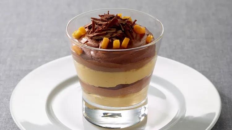 Mango Dessert im Glas schneller Schoko Pudding mit Mangopüree