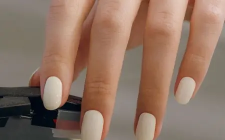 Maniküre-Trends 2023 - Vanilla Nails selber machen