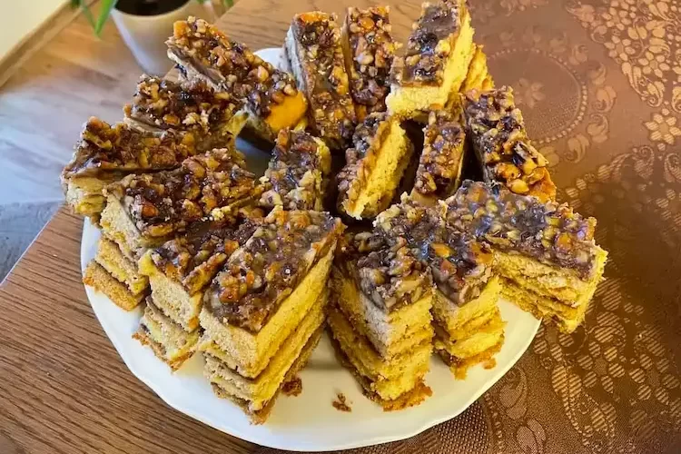 Polnischer Honigkuchen Rezepte zum Selbermachen - So köstlich lässt sich Miodownik zu Hause zubereiten
