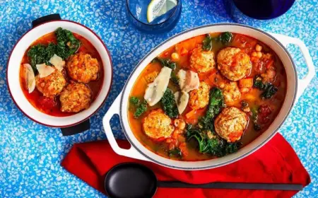 Rezept für toskanische Hackbällchen Suppe mit Schweinefleisch und Grünkohl