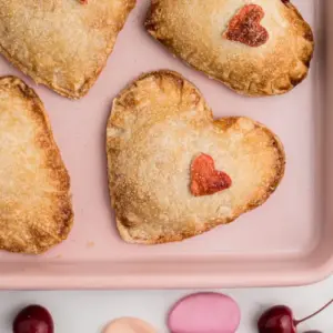 Rezepte für Valentinstag Dessert Blätterteig Herzen mit Beeren