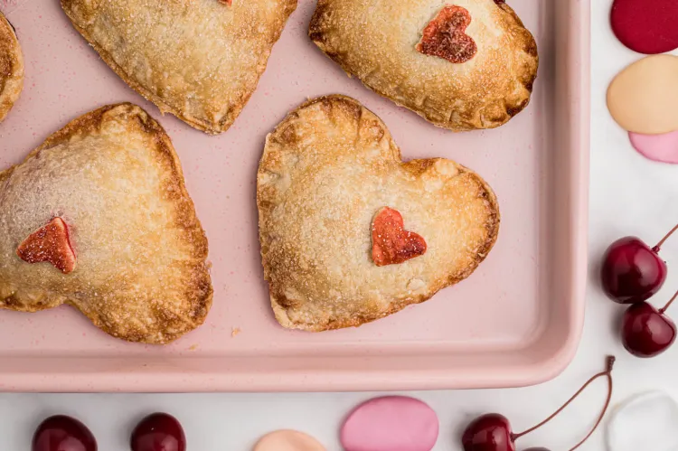 Rezepte für Valentinstag Dessert Blätterteig Herzen mit Beeren
