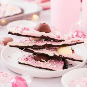Valentinstag Desserts mit Lindor-Kugeln - Schokolade in Rosa selber machen
