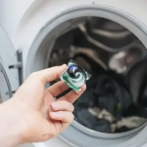 Waschmaschine mit Geschirrspültabs reinigen - Anleitung, Tipps und Tricks
