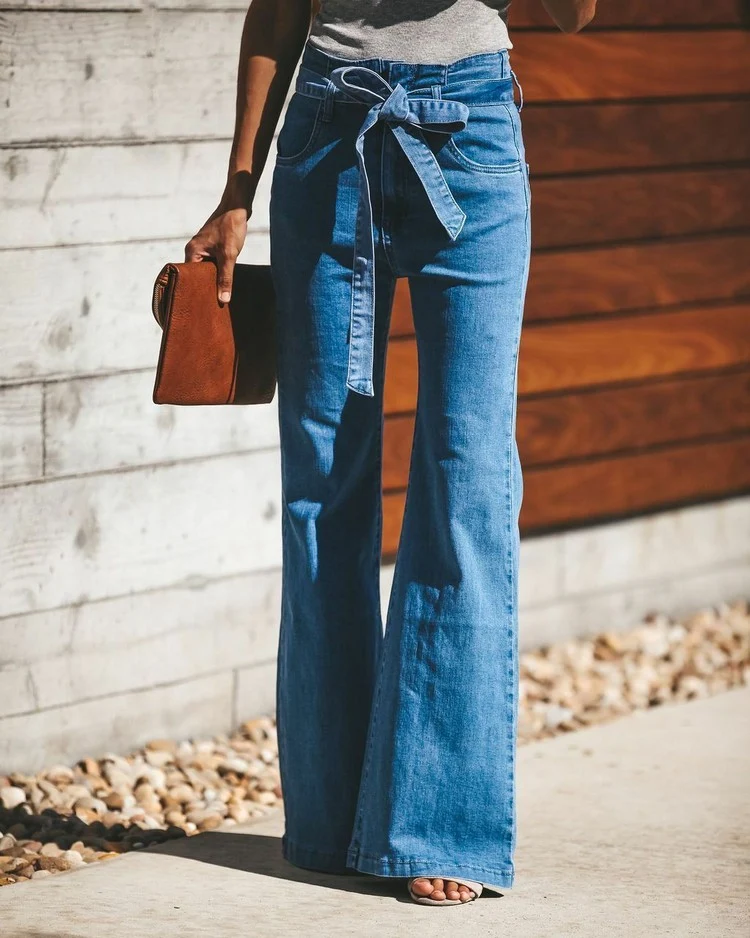 Wide Leg Jeans - Dieser Look erinnert an den Stil der 1970er-Jahre und ist heute noch in Mode