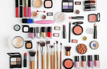 Wie kann man das Make-up nach Marie Kondo organizieren?