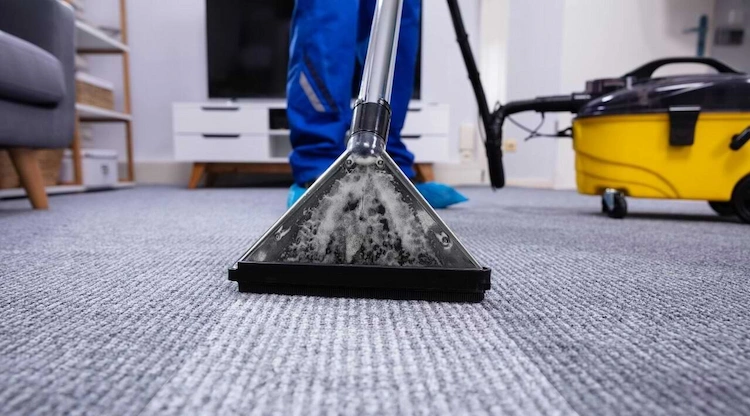 Wie oft sollte man den Teppichboden reinigen