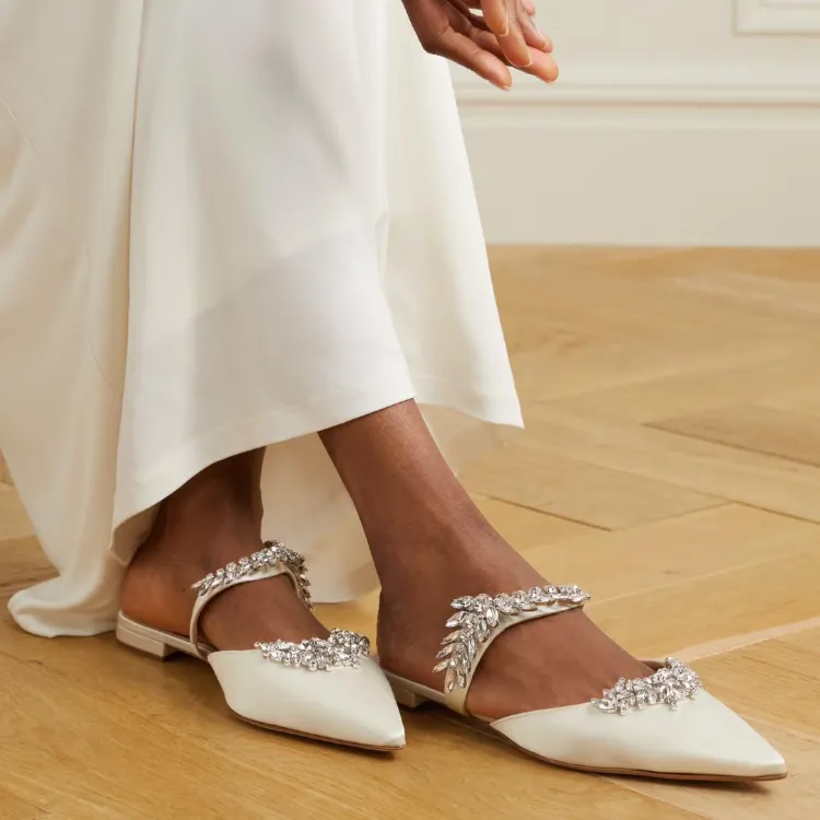 bequeme und moderne Brautschuhe 2023 sind flache Schuhe im Trend