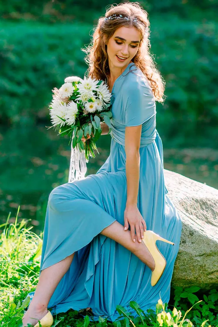 blaues Brautkleid Trend 2023 welches Hochzeitskleid Standesamt