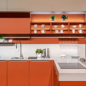 gängige farbe orange nach der farbpsychologie für kleine küche geeignet