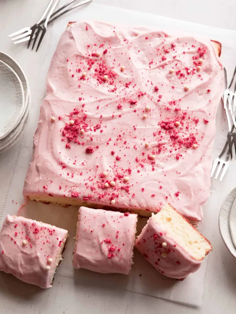 gesunder Valentinstag Kuchen Low Carb Erdbeerkuchen vom Blech Rezept