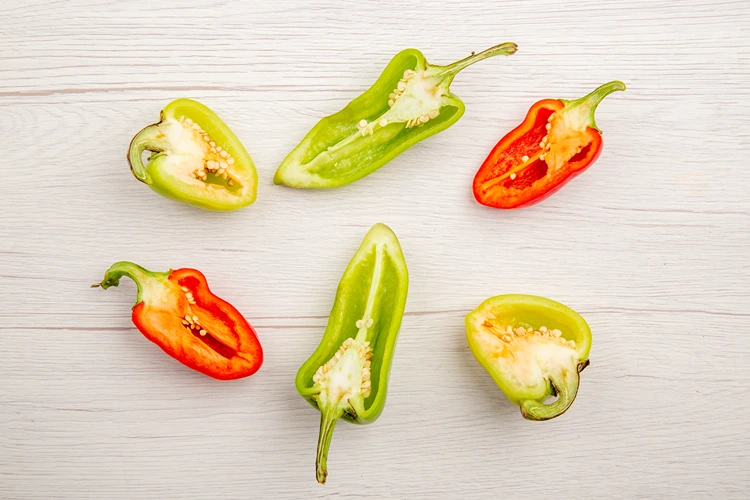 Möchte man Paprika aussäen, muss man frische, gesunde Samen verwenden