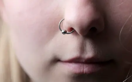 nostril piercing richtig pflegen und eventuelle komplikation wie sepsis verhindern