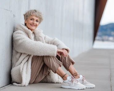 zärtliche rosa sneakers Trends für frauen ab 50