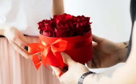 zum valentinstag oder muttertag blumenschachtel mit rosen verschenken