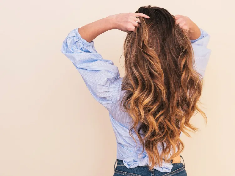 Blowout Trendfrisur Frühling 2023 unkomplizierte Frisuren feines Haar