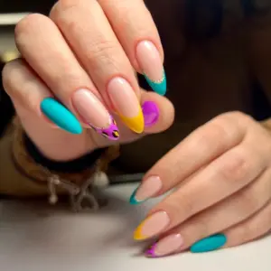 French Nails Trend 2023 Frühlingsnägel Idee