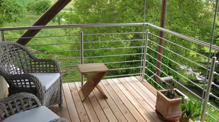 With these home remedies you can clean the stainless steel railings