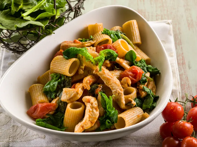 Nudeln mit Hähnchen und Spinat One Past Pasta Feta ohne Tomaten