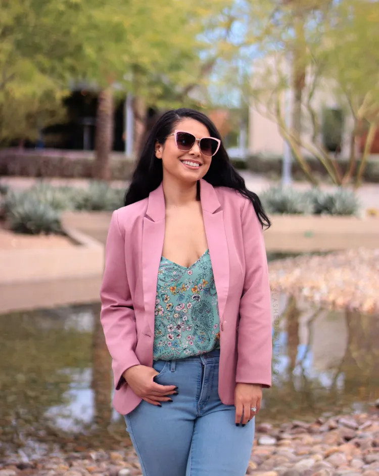 blazers and jeans combine modern spring outfits for chubby women