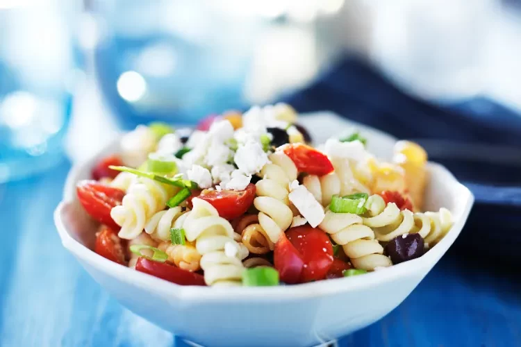 griechischer Nudelsalat Rezept One Pot Pasta Feta vegetarisch