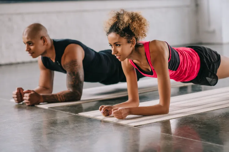 plank Übung für anfänger das beste workout für menschen die den ganzen tag sitzen