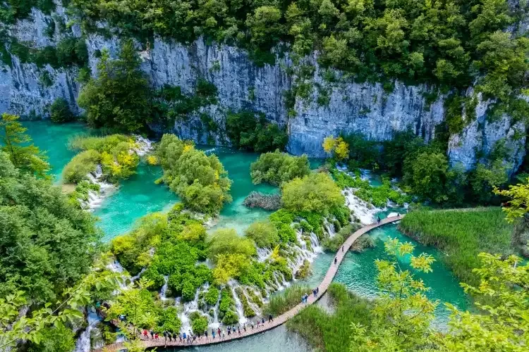 Plitvice Kroatien Wandern gehen Top Reiseziele für Singles ab 50