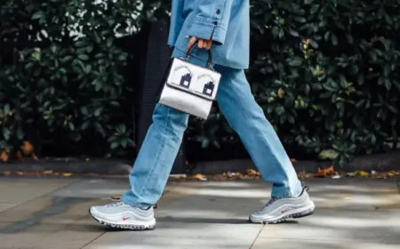 sportliche Outfits Frühling 2023 Bilder welche Sneaker zu Jeans kombinieren im Alltag