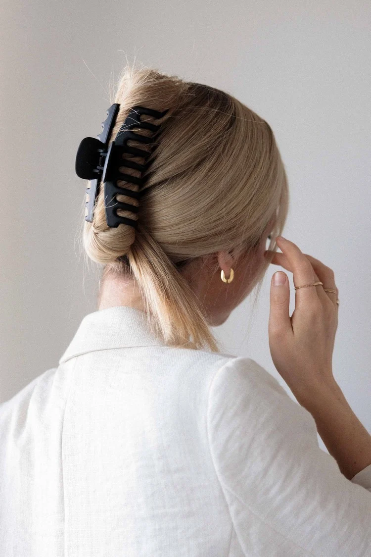 Trendy hairstyles with hair clips - Elegant French twist for thick hair