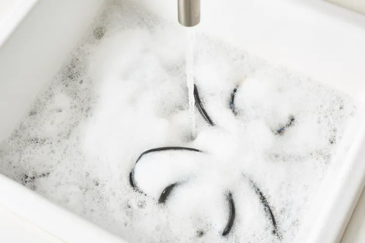 backofenknöpfe mit backpulver reinigen ofen reinigen hacks und tipps