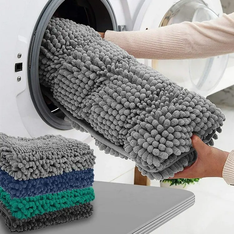 Badteppiche sollten mit ähnlichen Stoffen und Farben gewaschen werden