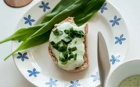 Bärlauch-Aufstrich mit Feta Rezept für aromatischen Brotaufstrich