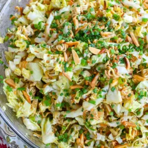friss dich dumm salat rezept chinakohlsalat mit ramen nudeln und mandeln