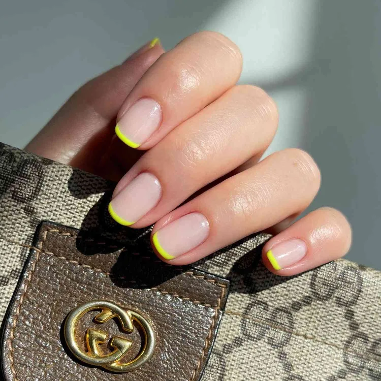 lipliner nails nageltrend 2023 nagellackfarben trends frühling