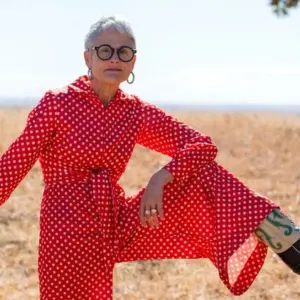 Mode für Frauen ab 80 Jahren - elegante und bequeme Outfits für ältere Damen + hilfreiche Styling-Tipps