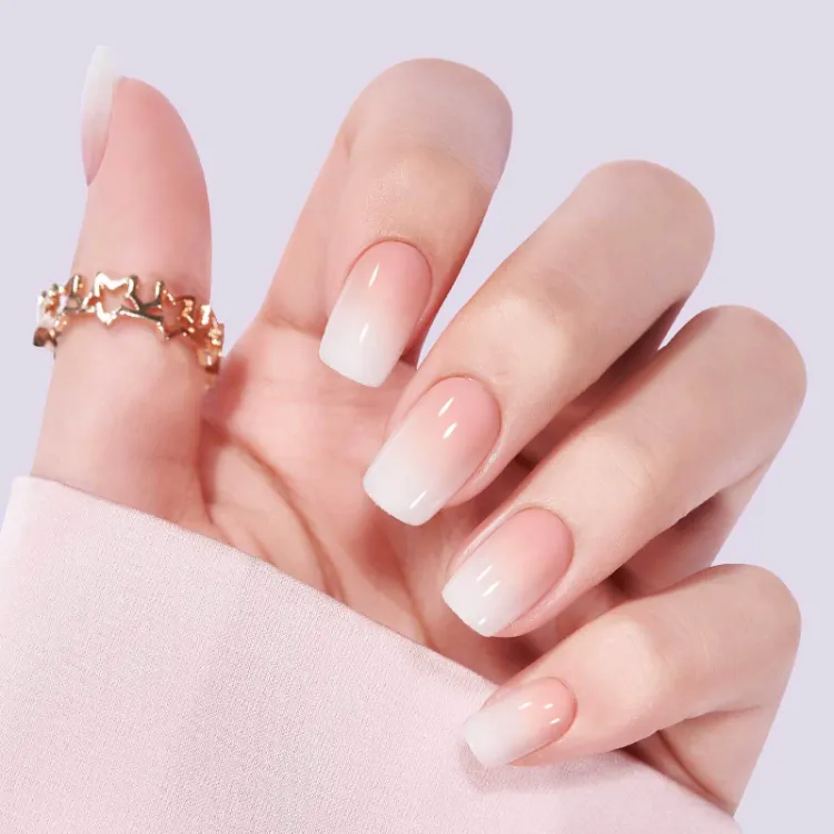 nageldesign für kurze nägel bilder vanilla french nails nageltrend 2023