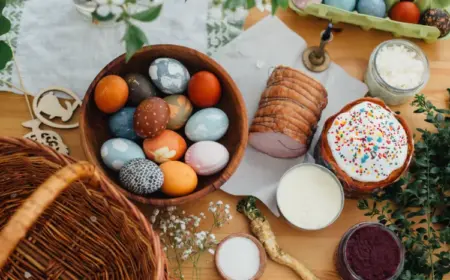 ostereier färben mit naturmaterlien osterbrunch 2023 ideen osterfrühstück rezepte