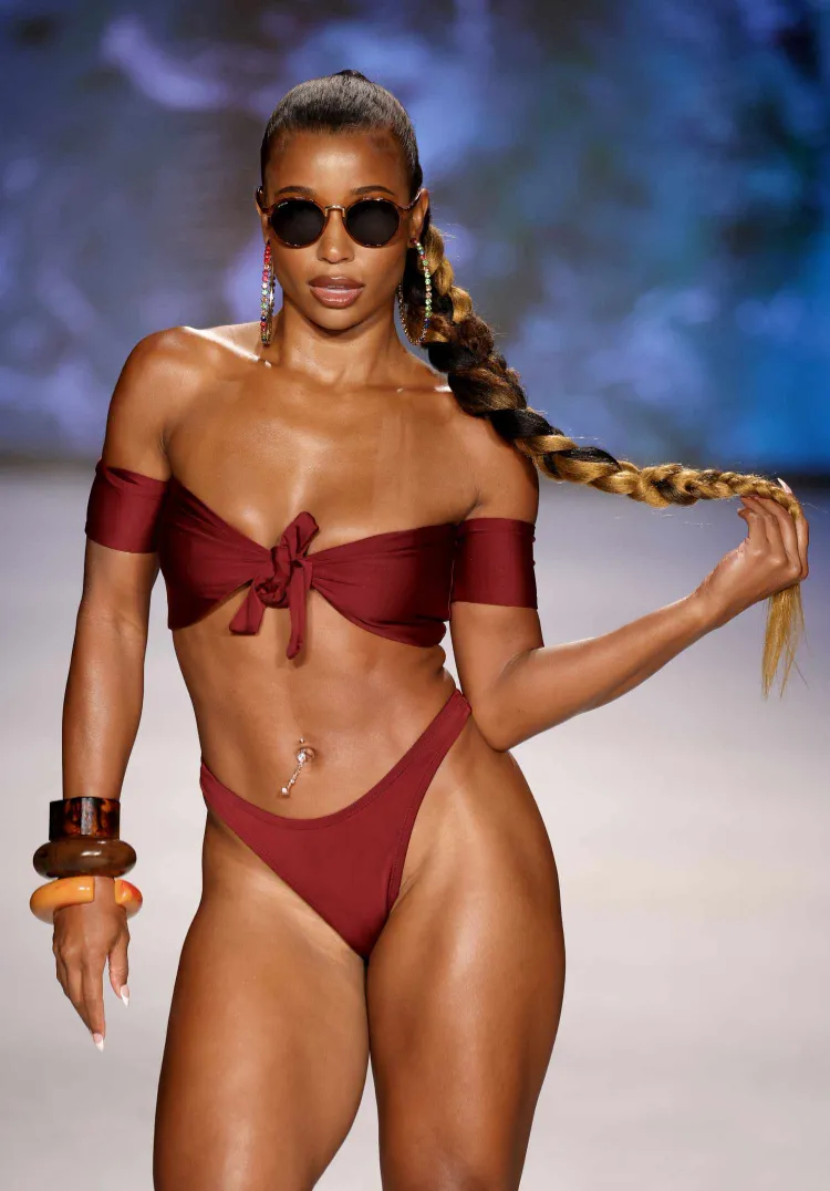 schulterfreie bikini modetrend bademode 2023 trends