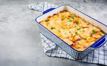 Spargelauflauf mit Parmesan, Kartoffeln und Lachs backen