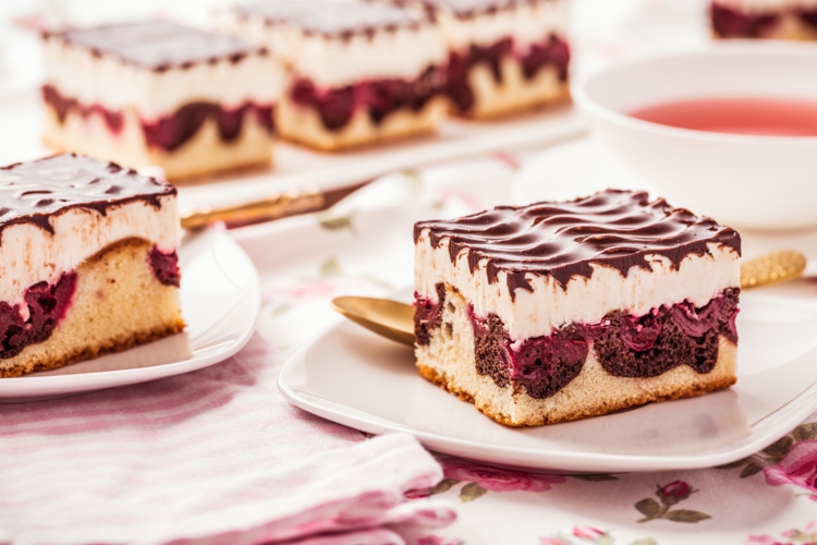 Typisch deutsche Kuchen - Donauwelle selber machen vom Blech