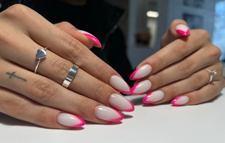 French Nails mit Farbe neon pink