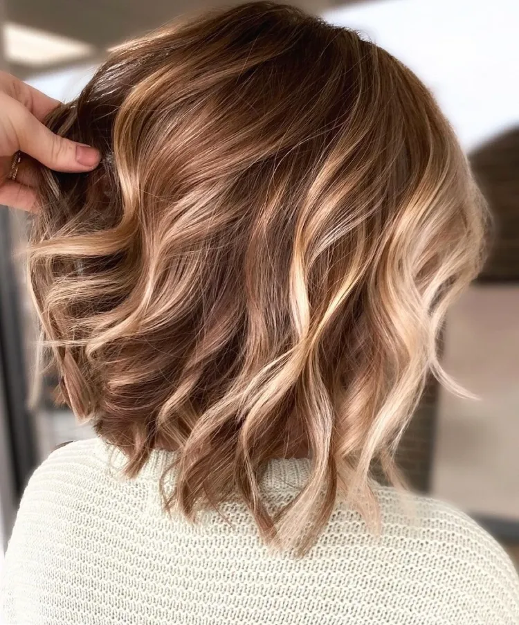 haarfarben trends 2023 karamell balayage braune haare